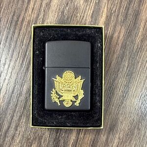 Zippo Black and Gold Army Lighter